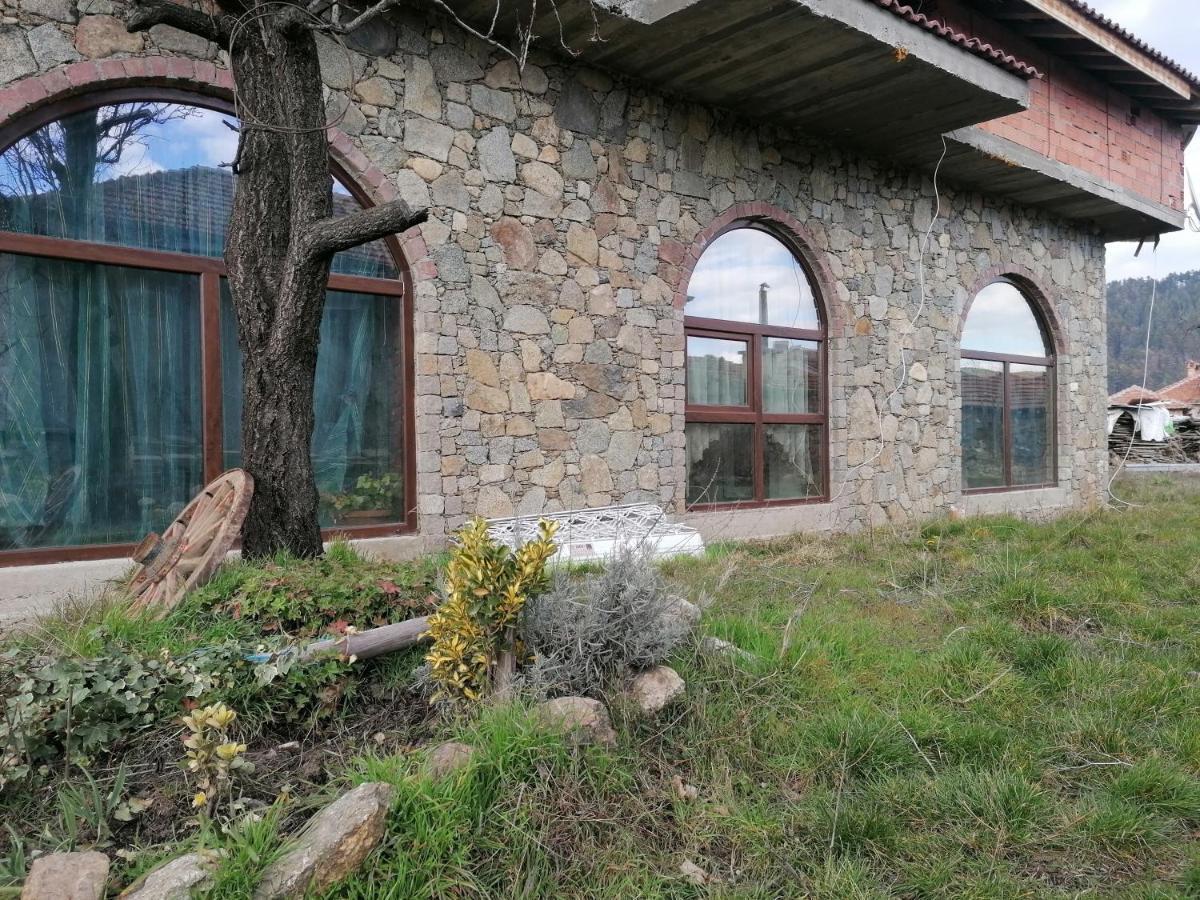 Лилянината Къща Βίλα Kalofer Εξωτερικό φωτογραφία